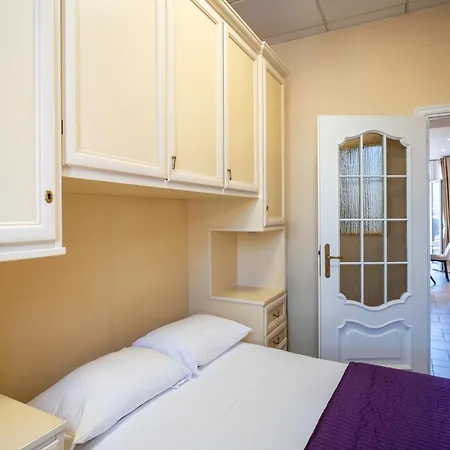 48 - A Few Steps From The Sea -