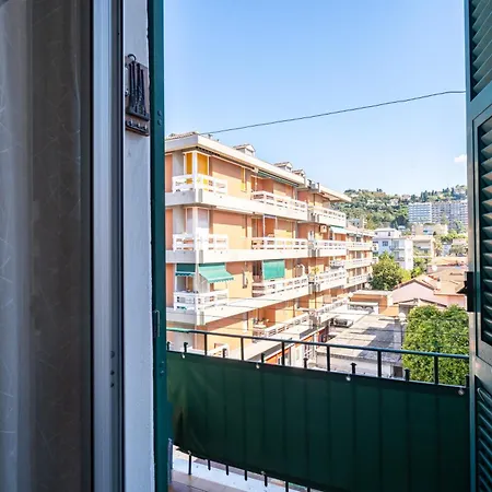 48 - A Few Steps From The Sea - Bordighera