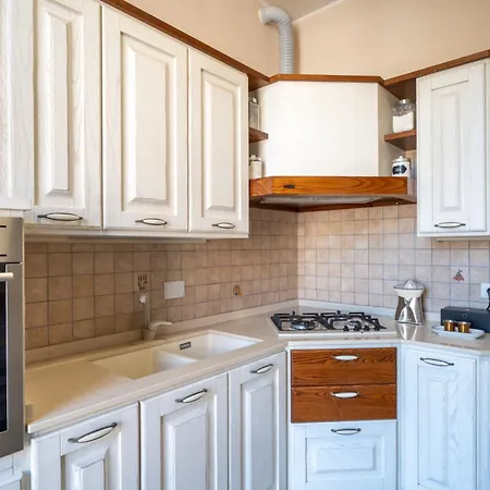 48 - A Few Steps From The Sea - Bordighera