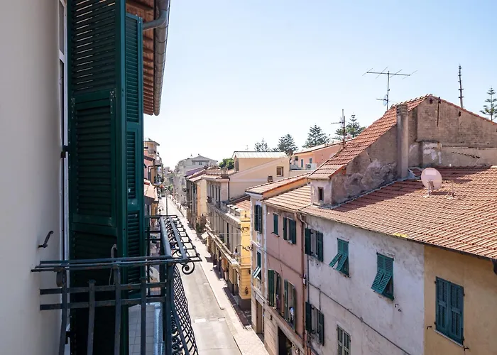 48 - A Few Steps From The Sea - *