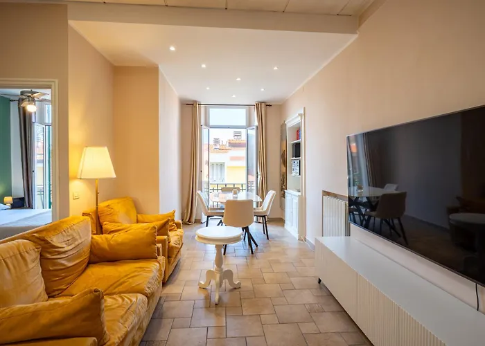 48 - A Few Steps From The Sea - *