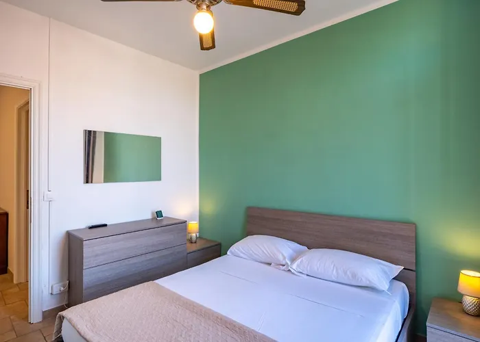 48 - A Few Steps From The Sea -