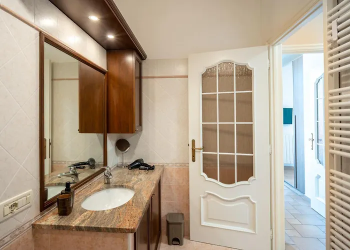 48 - A Few Steps From The Sea - *